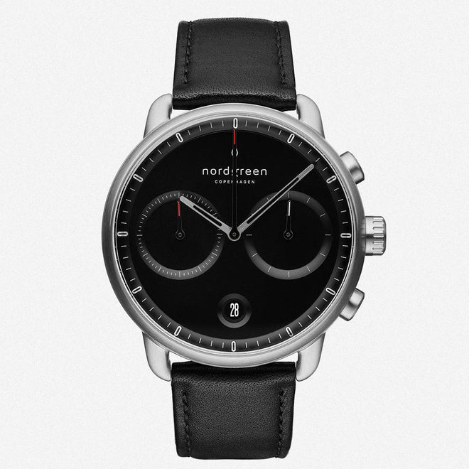 PI42SILEBLBL &Pioneer kronograf ur i sølv - sort skive - sort læder urrem